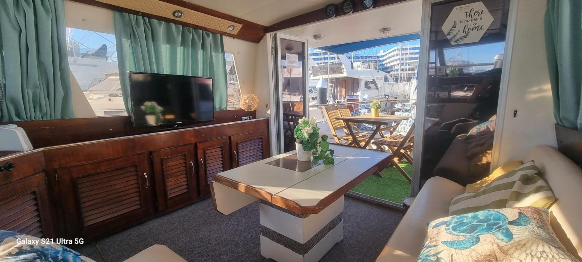 Beautiful And Comfy Boat In Barcelona With Boat Tour Option Ξενοδοχείο Εξωτερικό φωτογραφία
