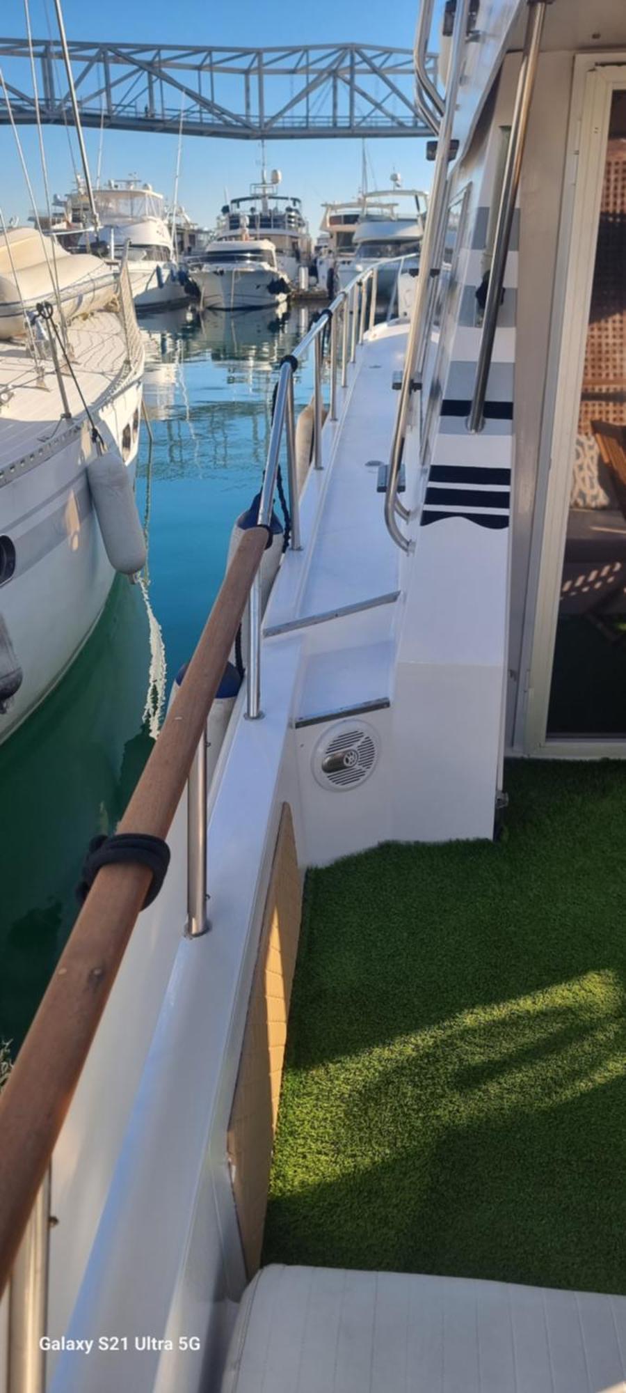 Beautiful And Comfy Boat In Barcelona With Boat Tour Option Ξενοδοχείο Εξωτερικό φωτογραφία