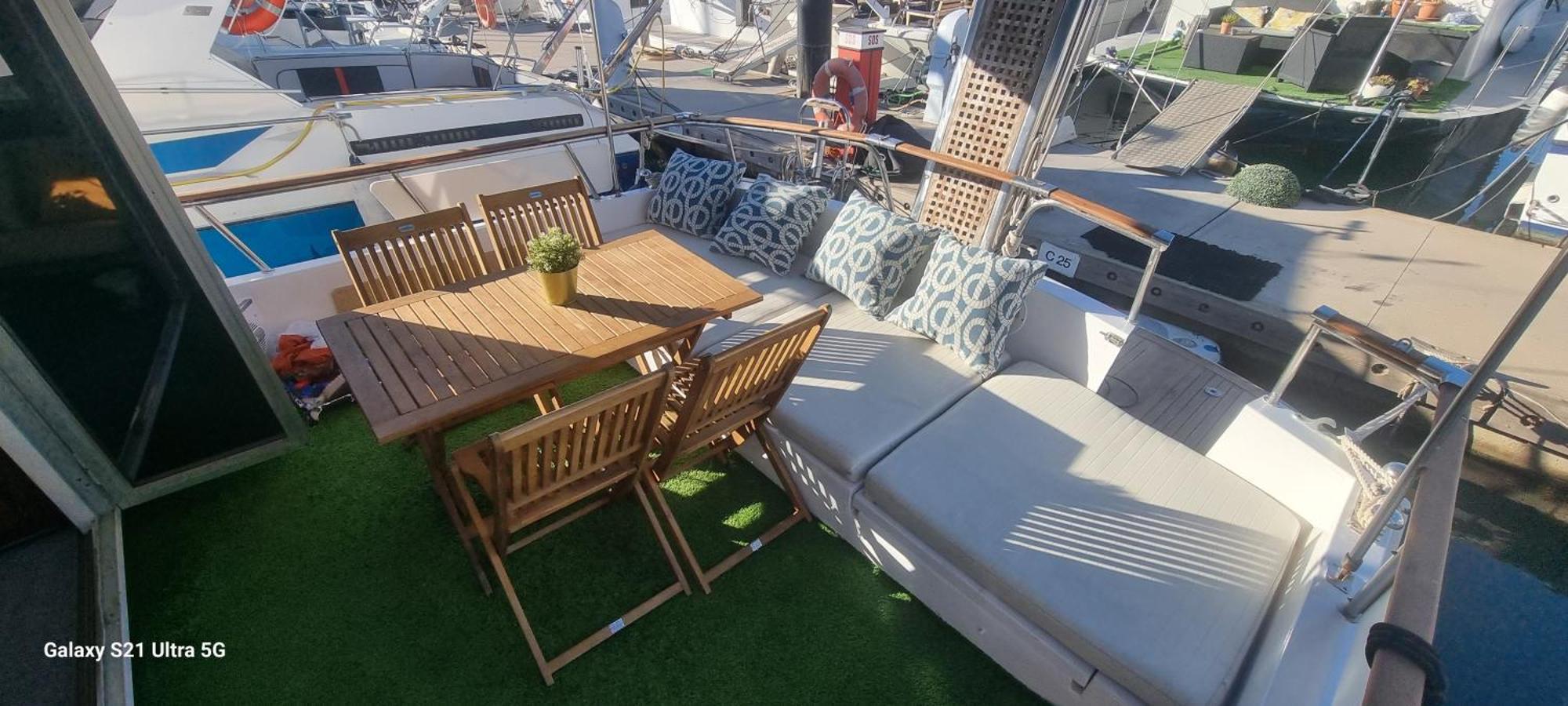Beautiful And Comfy Boat In Barcelona With Boat Tour Option Ξενοδοχείο Εξωτερικό φωτογραφία