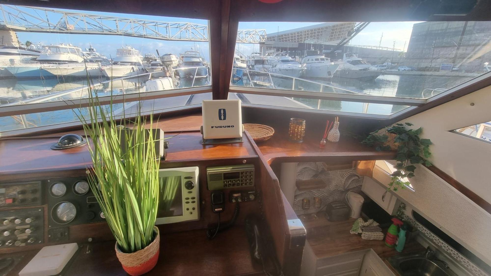 Beautiful And Comfy Boat In Barcelona With Boat Tour Option Ξενοδοχείο Εξωτερικό φωτογραφία